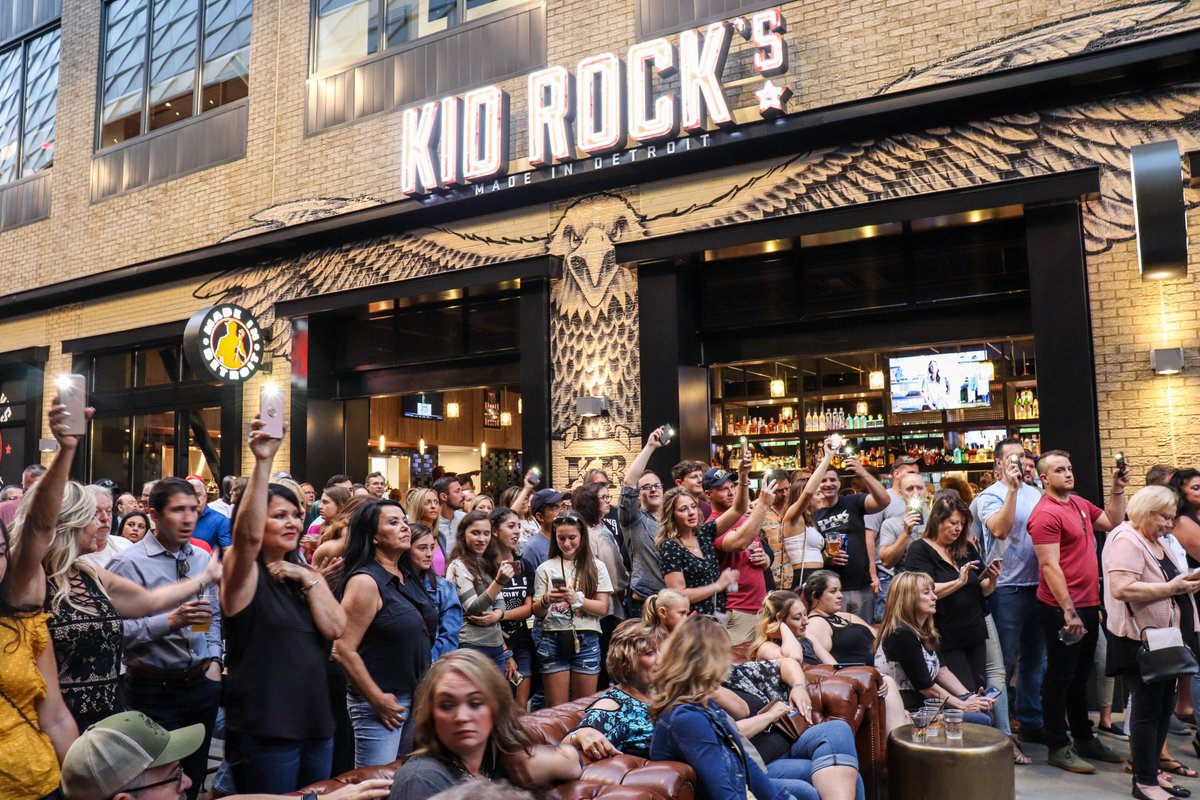TheMixingBoard_'s tweet photo. Thank you to everyone who came out during any battle! The new friends + family we have acquired from this is something we will be forever grateful for❤️
OUR full story ➡️ https://t.co/zDfJJ8rfaz in support of the most talented local bands + reminding us #HowWeRockDetroit👊 https://t.co/vCu5EgSLQp