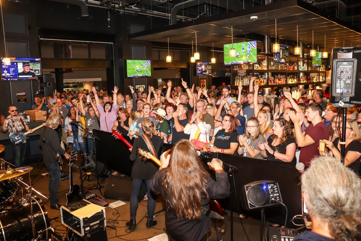 TheMixingBoard_'s tweet photo. Thank you to everyone who came out during any battle! The new friends + family we have acquired from this is something we will be forever grateful for❤️
OUR full story ➡️ https://t.co/zDfJJ8rfaz in support of the most talented local bands + reminding us #HowWeRockDetroit👊 https://t.co/vCu5EgSLQp