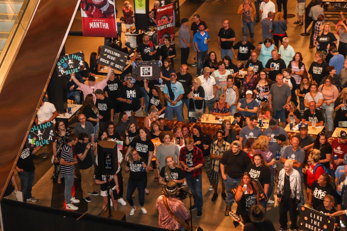 TheMixingBoard_'s tweet photo. Thank you to everyone who came out during any battle! The new friends + family we have acquired from this is something we will be forever grateful for❤️
OUR full story ➡️ https://t.co/zDfJJ8rfaz in support of the most talented local bands + reminding us #HowWeRockDetroit👊 https://t.co/vCu5EgSLQp