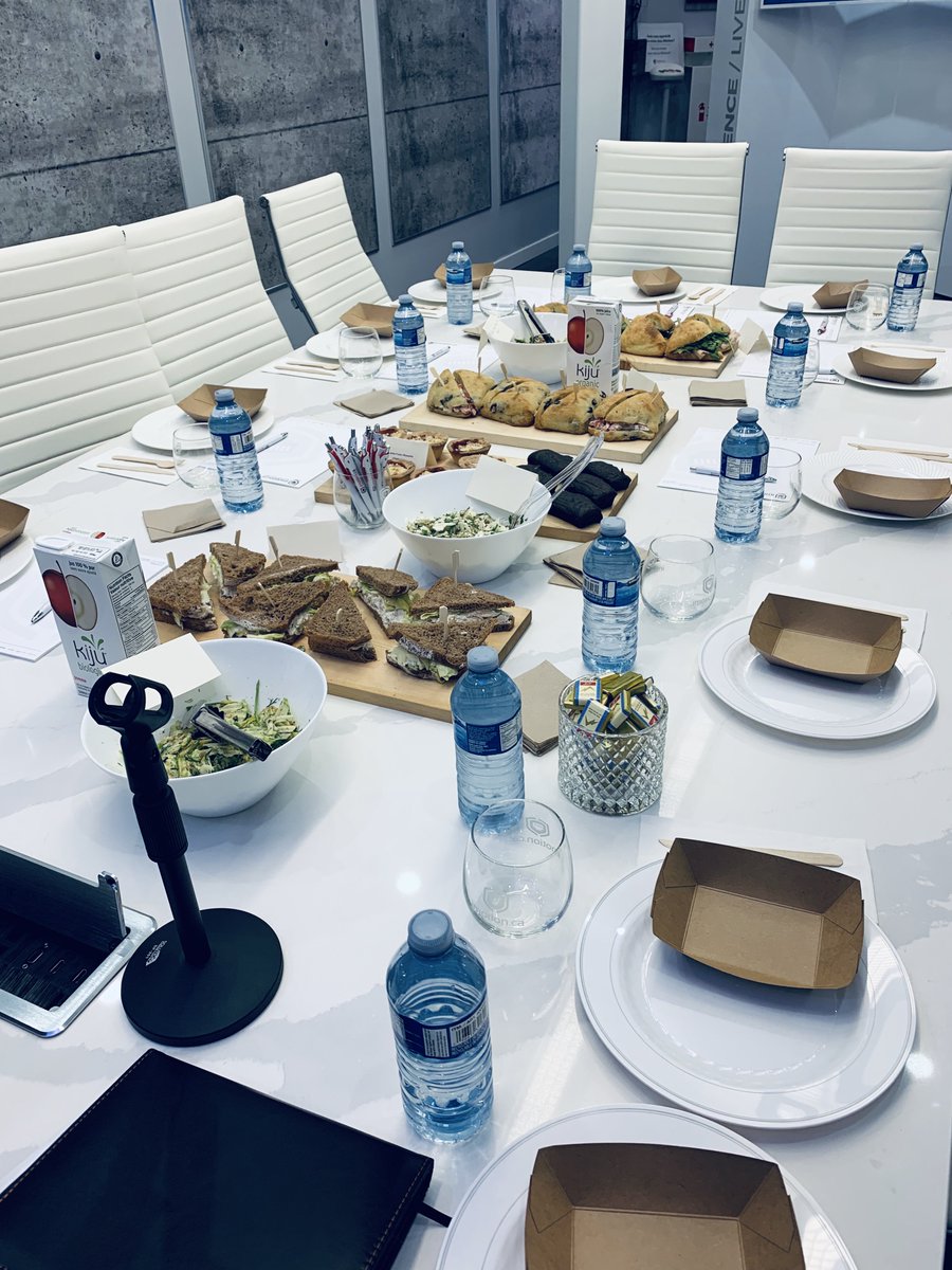 imotionsecurity's tweet image. Un événement réussit grâce à l&apos;implication de tous ! Merci a @anyvision pour leur présentation des plus instructifs. Nos participants ont beaucoup appris sur l&apos;intelligence artificielle et ses nombreuses applications ! 

#event #success #learnprogram #AI #newtech