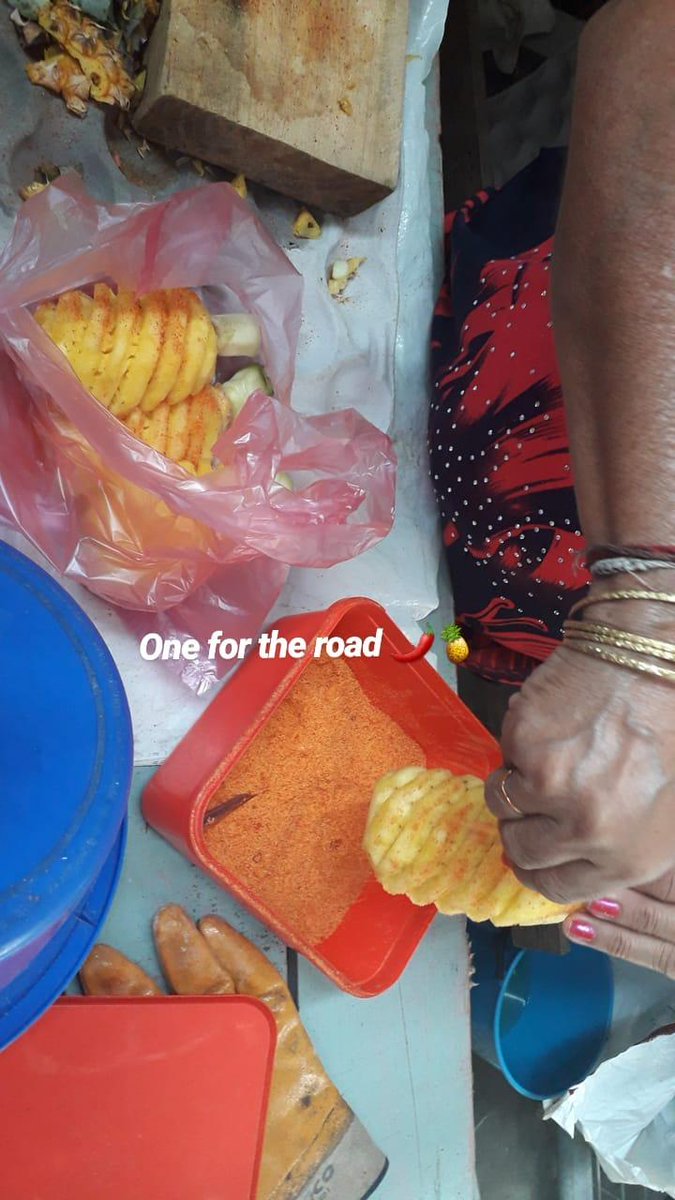 beccsyyyyy's tweet photo. #teamfiji An old lady at the Lautoka Market is changing the game serving you with the best seasoned pineapples! #simplebutyum https://t.co/WGwd1OWz1z