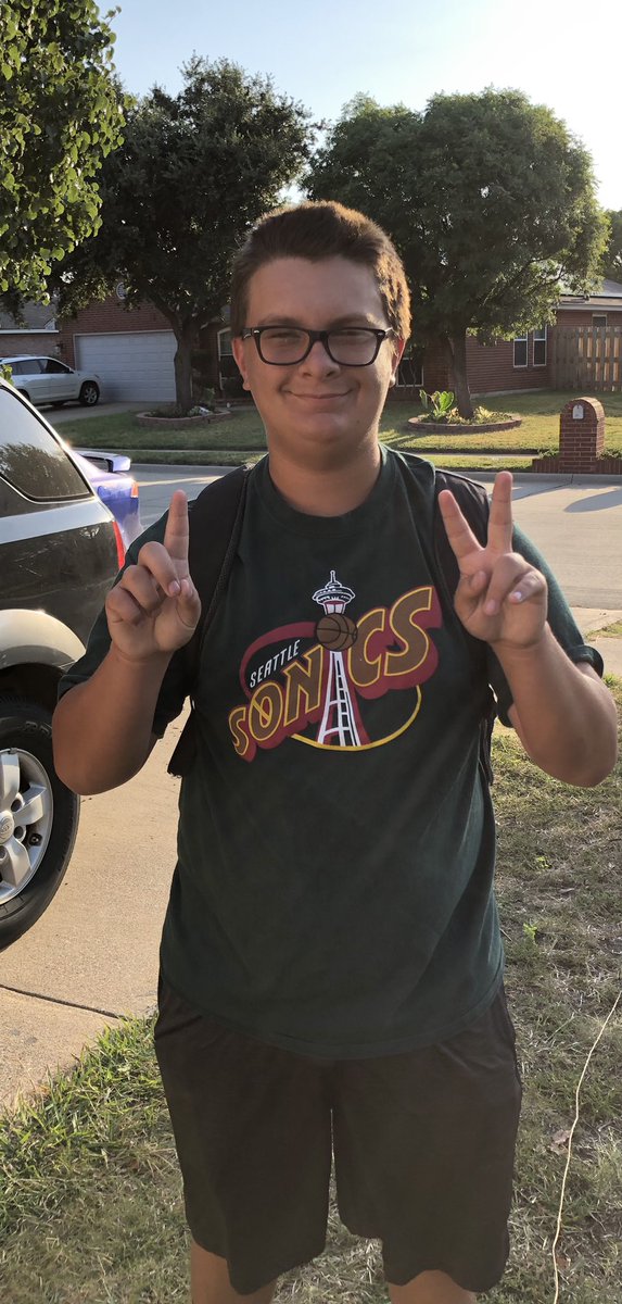 kcal_PharmTech's tweet photo. Last child, last first day, beginning of a year of tears (for Mom) #Senior2020 #mybabyboy https://t.co/h76zP7XEZL