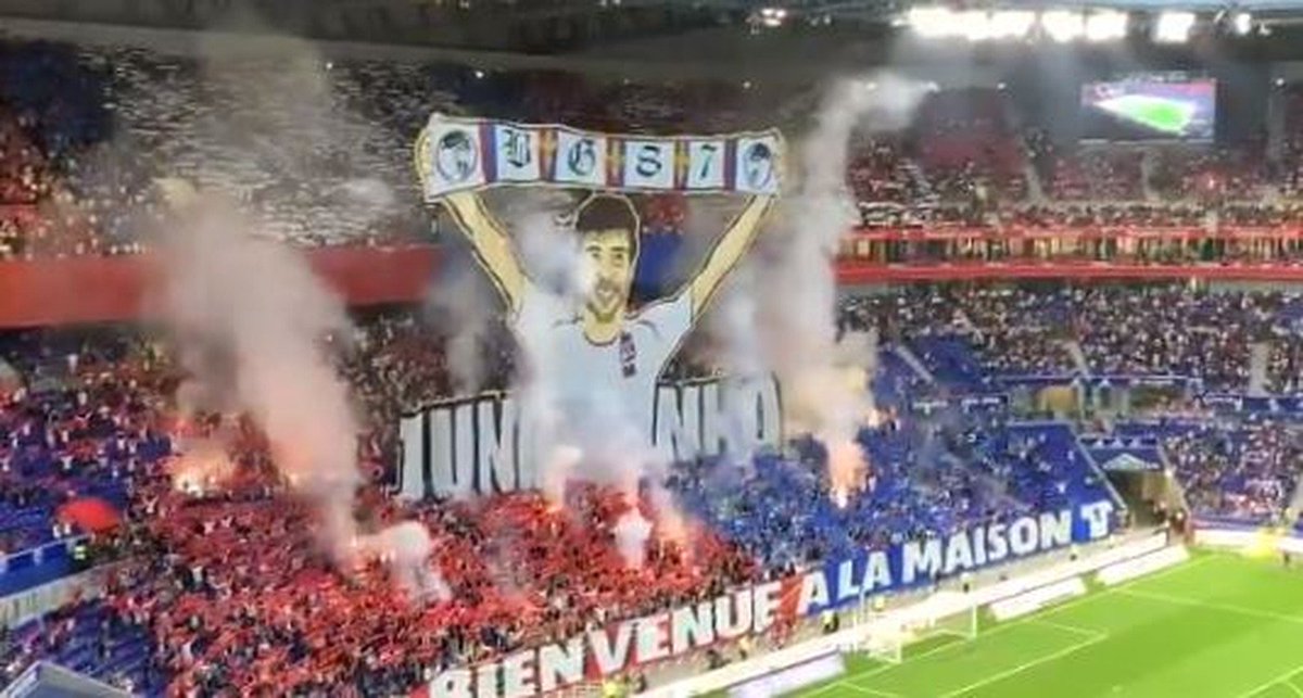 geglobo's tweet image. Juninho e Neymar, dois opostos brasileiros em terras francesas
glo.bo/30ivtS5