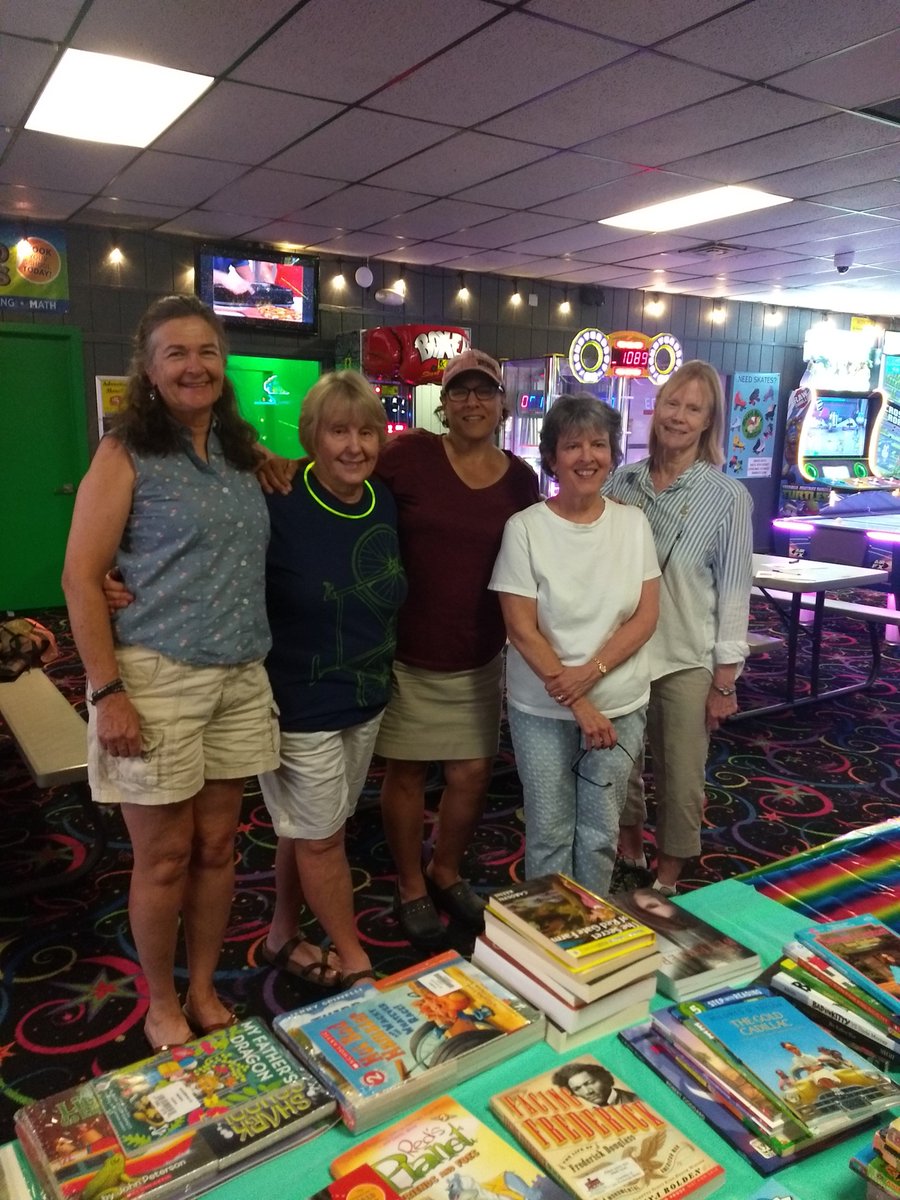 PSS_Colo's tweet photo. Friends of Project Self-Sufficiency hosted a skate party on Saturday for our Participants and their kids with goodies, take-home bags, and fun times! Thanks for a great event! 
#familyfun #selfpower #singleparents #skateparty https://t.co/vlMpUekLD2