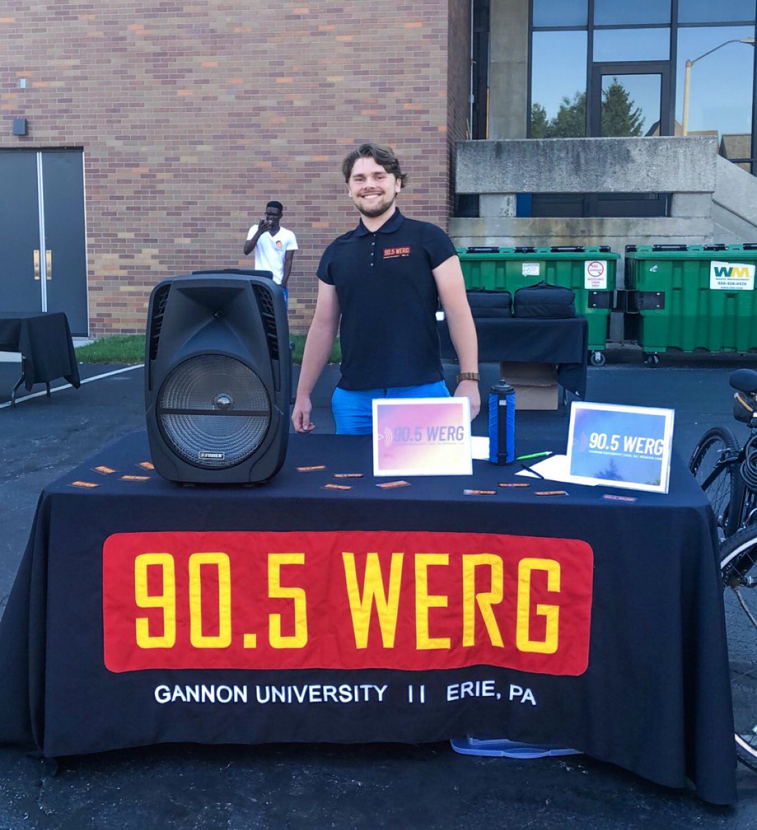 905WERGFM's tweet photo. We are currently at the IgKnight Activities Fair playing some of the best rock on the radio! Come stop by our table and say hello and learn more about our station! #PreviewGU https://t.co/VZ9lcOh1xq