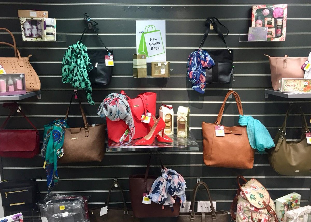 YourWndlr's tweet photo. As summer gives way to autumn....our #Derby #charityshop on #StPetersstreet have a great range of brand new bags to match every season in every different colourππππππ.
#Youbuywefly
#DerbyDeals
#TAAS
#YourlocalAirAmbulance https://t.co/XduXpLjPPm