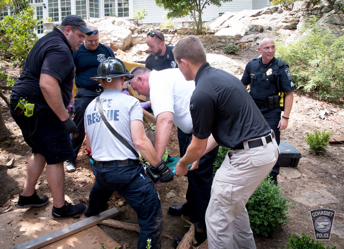 CohassetPolice's tweet photo. 26-y/o Whitman female rescued by @CohassetPolice and @CohassetFire today after getting trapped under stump grinding machine. Good job by 4-officers that lifted 3000# machine off her leg. Recovering @southshorehosp #OSHA investigating #Cohasset https://t.co/GbDBRgzaiX