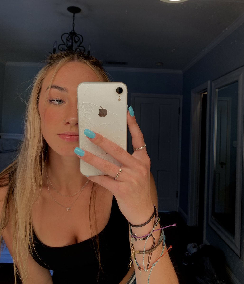 mollyXhal's tweet photo. i got 2 moods https://t.co/7VPsEHybGw