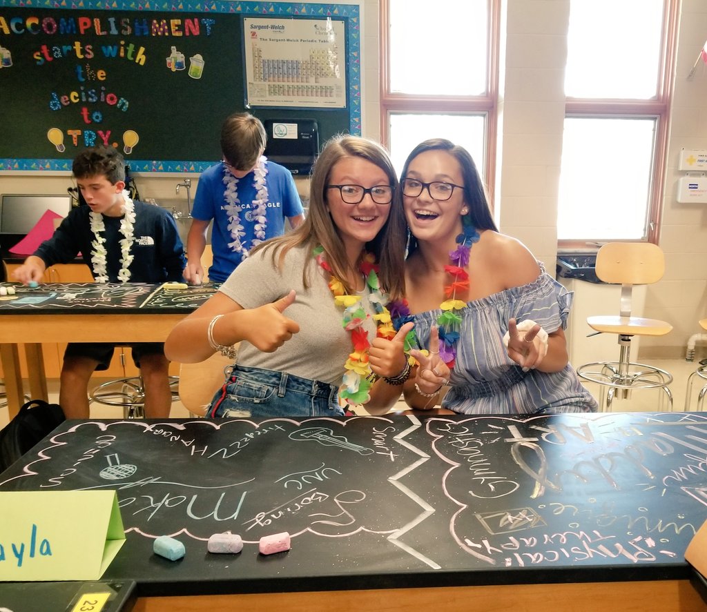 More Table Graffiti fun on Day One!! #MHSlove 🎨🖌️🖍️