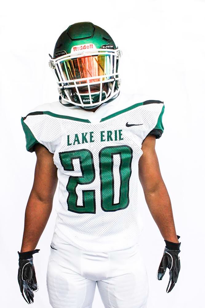LakeErieStorm's tweet photo. Storms are brewing🏈🌪⚡️ #RageOn https://t.co/CPpAu5n3pO