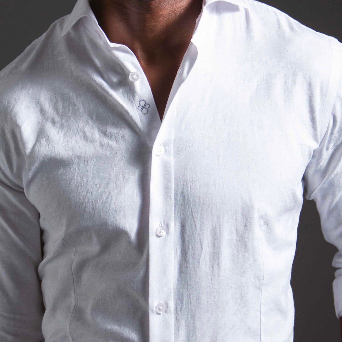 Your go-to #jacquard white shirt!

CRIS 02 / Bogosse.com

#Bogosse #menswear #mensfashion #summerlook #fashion #MondayMotivation