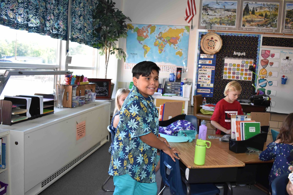 ThompsonR2J's tweet photo. A few 2019 first day of school photos from Garfield Elementary. 
#2019Back2School
#GarfieldElementary
#WeAreThompson
#ThompsonSchools https://t.co/cl3SOU2XLy