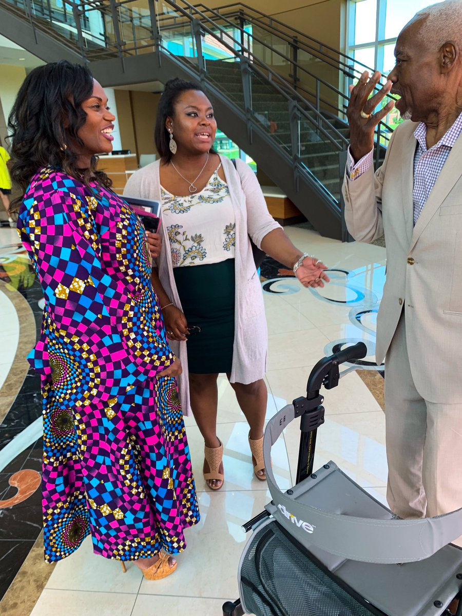 jewellondon's tweet photo. Sundays are for worshiping & giving God the highest praise, loving those amazing Washington women, praying with adventurous #bosschics, geeking Liz’s new hair color & talking noise with Mr. Trouble - my favorite dude to cut up with #iLoveMyChurch #iAmTCWW #HerStory #GreenLeaves🍃 https://t.co/viQSrQnVVG