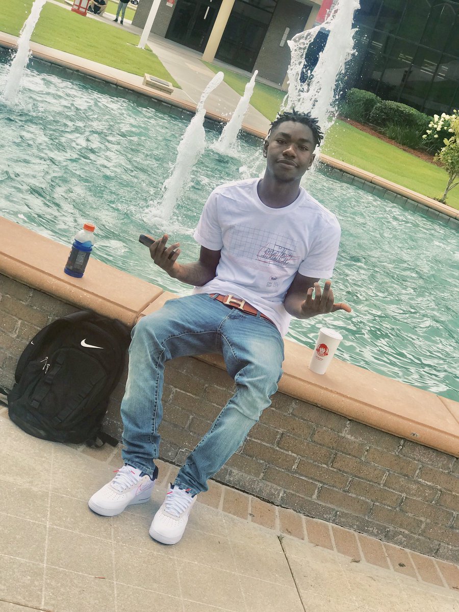 Bjay4x's tweet photo. first day💜🦍 #bigstepper #llboozilla https://t.co/ij6sBwyhSV