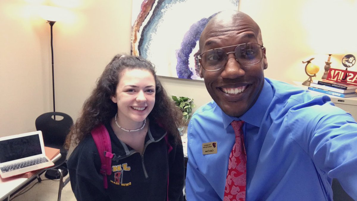 ChrisCross_SCC's tweet photo. Great way to start off the week by having college talk with some of my bright STEM seniors. #MoreToCome #CollegePrep #CareerCoachProgram #CaneStudent. https://t.co/7ucUPNYjUx