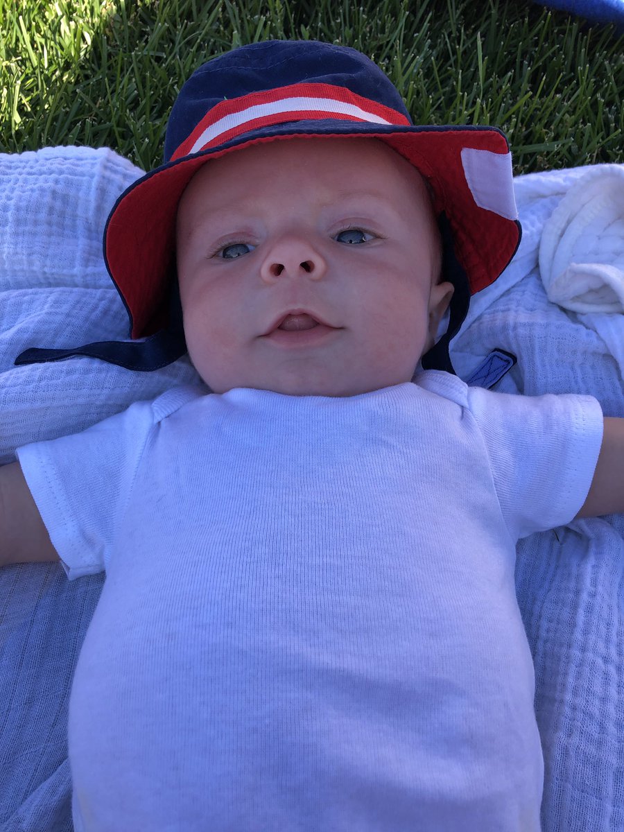 ellensmojo's tweet photo. Waiting for @ewarren rally in St Paul #Warren2020 #BabysFirstRally #LifeWithStan https://t.co/j6wso4q8Tv