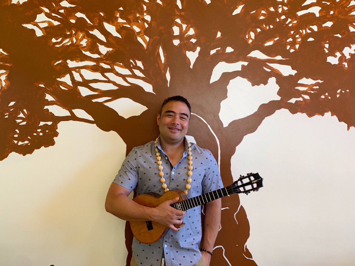 Always start the week with an ukulele in hand
#kaleigamiao #ukulele #musician