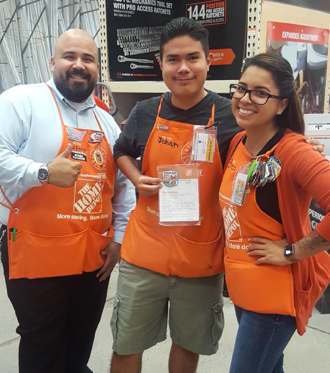 Biancaquiroz's tweet photo. JOHAN you are an amazing associate, always willing to help no matter where it’s needed. So happy to have you in Hardware #OrangeBloodedAssociates #TeachTrainandDevelop @LisaFerence @hduron82 @Marty_8210 https://t.co/ZUqFW58CNA