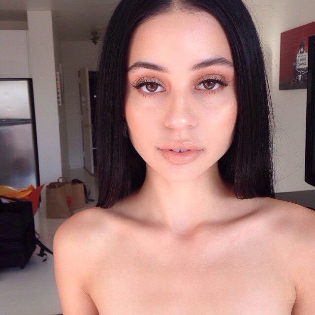 alexafiles's tweet photo. Alexa Demie’s selfies appreciation tweet https://t.co/BBtrgMqj3h