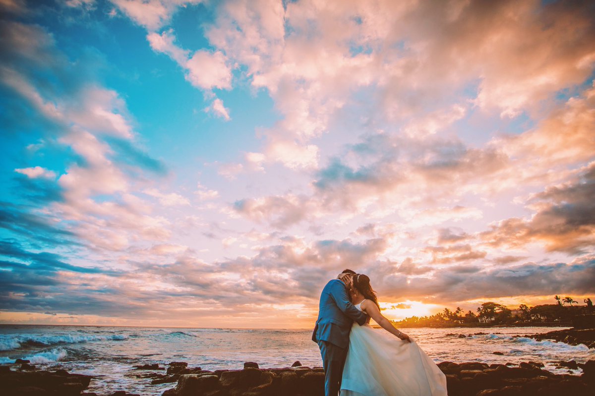 nicoledebalko's tweet photo. Pure Magic ✨ 08.10.19 #DeBalkoGotNiewiarowskied #ForeverNiewiarowski #AboutTimeNiewiarowski @BeachHouseKauai https://t.co/yhJT6KvAgp