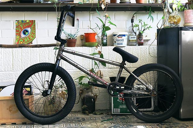 Temperedgoods's tweet photo. @wilto666’s Night Child set up.
.
#temperedgoods #enjoythisabyss #nightchildframe #nordicbars #bonesstem #zephyrgrips ##bmxframe #bmx #bmxporn #bmxstreet #tmprdbuild https://t.co/hGKg68DZcY