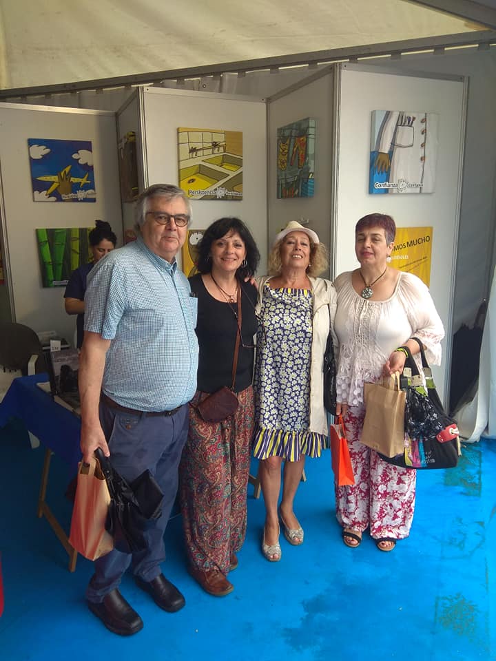 Thewindlady's tweet photo. 🌸¡Gracias a todos aquellos visitantes que se pasaron a saludar y a interesarse por mis novelas durante la jornada de ayer en el Festival de las Naciones!🌸
#Cantabriainfinita
#Santander
#Laguerreradelvalle
#Virusos
#ElviajedeCatulaPrim
#Amazon
#FestivaldeasNaciones https://t.co/fjDWJPigV6