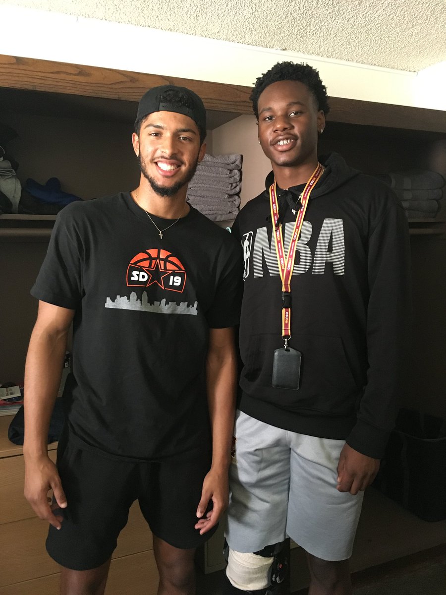 Incoming freshmen Jordan Hilstock and DJ Guest at move-in day!