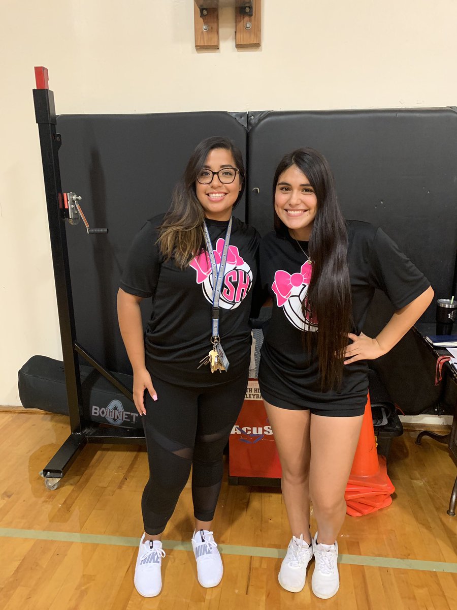 MrsAmerica09's tweet photo. Kicked off year 4 today!!! So excited for what this year will bring. TechSqu@d is already learning &amp; always a blast in volleyball. #shhs #scorpionpride https://t.co/2yQYBACvV6