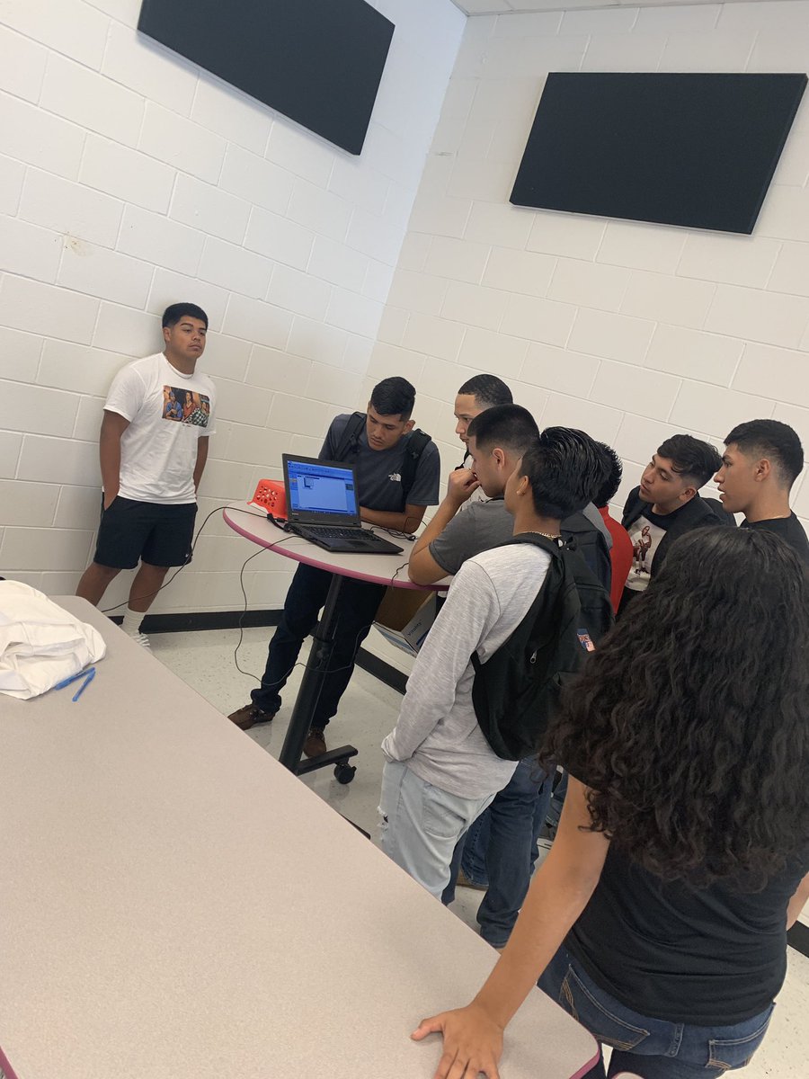 MrsAmerica09's tweet photo. Kicked off year 4 today!!! So excited for what this year will bring. TechSqu@d is already learning &amp; always a blast in volleyball. #shhs #scorpionpride https://t.co/2yQYBACvV6
