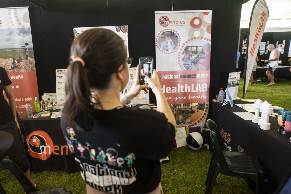 TechnoEcologist's tweet photo. #ScienceWeek 2019 recap ft. my back and a bit of photo-ception. It’s been a great week of #scicomm managing the @NatSciWkNT and @inspiringNT socials and hanging #scienceweeknt events alongside @CaraPenton Thx for following me around and taking photos of my back @clapppatch https://t.co/SJ4jQyqcfT