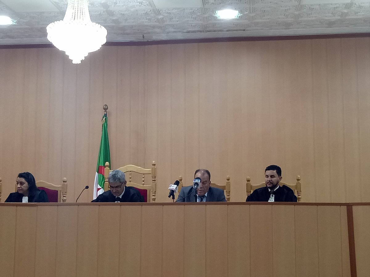 تم اليوم تنصيب السيد عبد الرزاق محمد رئيسا جديدا لمجلس قضاء عين تموشنت خلفا للسيد عبد الوهاب عشعاشي. عبد الرزاق محمد تقلد عدة مناصب في سلك القضاء ابتداءا من رئيس محكمة ام البواقي في 1988 الى رئيس مجلس قضاء سطيف في 2017. مراسم التنصيب أشرف عليها ممثل وزير العدل السيد محمد بوبكر.