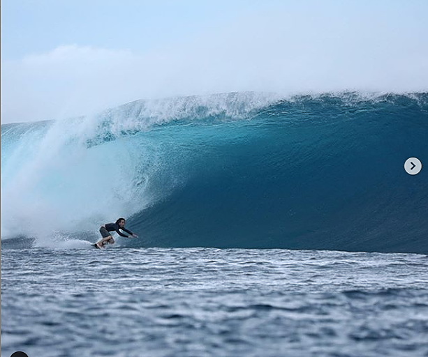 @nolanrapoza full strike mission in Fiji, chasing everyone's dream waves.  Well, every goofy footer at least. 
PC: <a href="/fijichili/">fiji jipolo</a>
@roberts_surfboards