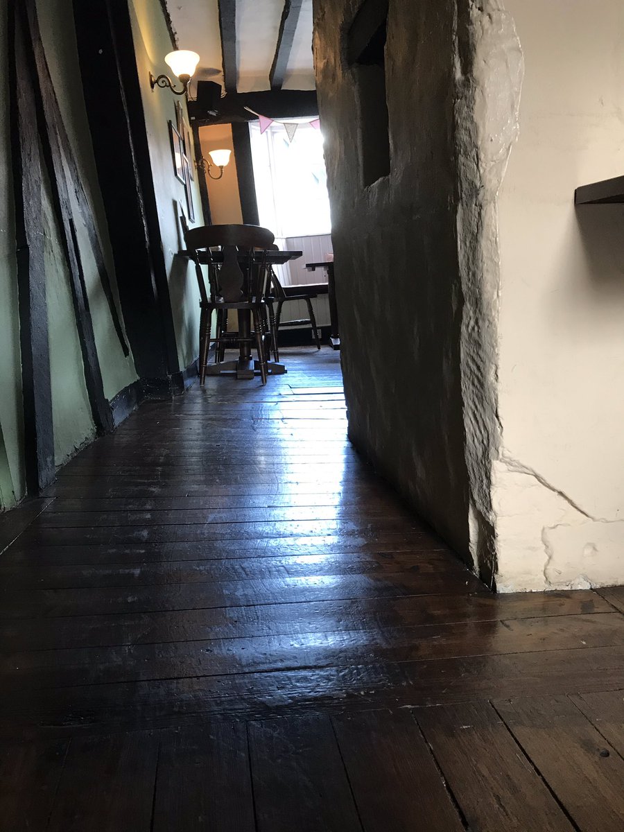 sossbrads's tweet photo. Isabella Norcliffe’s floor has a very dangerous camber,but I couldn’t capture the severity of slope #york #eagleandchild #petergate lovely York 💜🎩#AnneListerstoodhere https://t.co/0uLEAw5O3c
