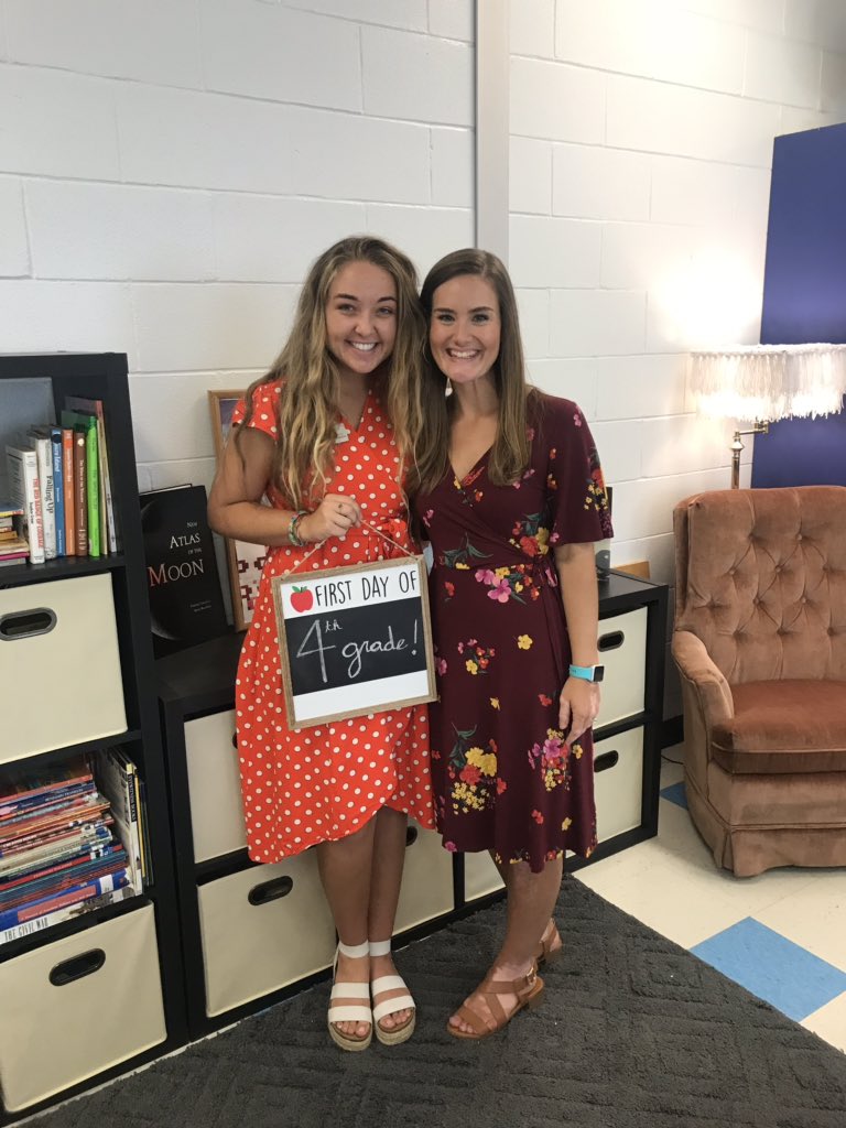 mrsheathPVES's tweet photo. Super thankful for these ladies! We had a great first day of school! ❤️💙#pves1stday @pvespride @MissEllisonPVES @MissDenneyPVES https://t.co/40WpjUGCxD