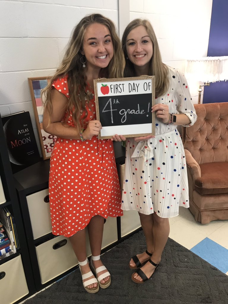 mrsheathPVES's tweet photo. Super thankful for these ladies! We had a great first day of school! ❤️💙#pves1stday @pvespride @MissEllisonPVES @MissDenneyPVES https://t.co/40WpjUGCxD