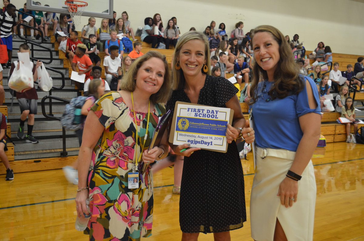 GahannaJeffersn's tweet photo. GMSE provided us with plenty of happy faces on #gjpsDay1, so why not keep sharing? ππ Keep up the great work GMSE...it's going to be a great year! #gjpsDay1 #WelcomeBackGJPS #theGJPSway https://t.co/bgWBDCYctg