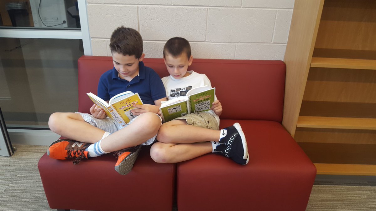 Dr_Booklove's tweet photo. These 3rd graders got to spend a few minutes #reading in a comfy spot at the end of class today. Lots of awwws when it was time to line up! @candyscreekthu1 @clevecityschool #librarylife https://t.co/tNKGiTnvkP