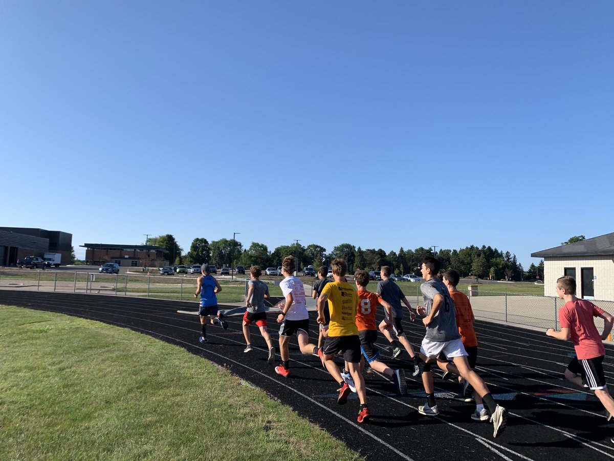 MrBergmannGHS's tweet image. Great first day of practice for the @GraftonHIHawks Boys Soccer team! #CooperTest #StadiumRun #HPD #BlackHawkPride