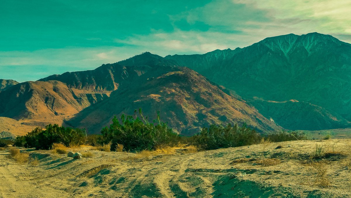 justified_hype's tweet photo. I know I said nothing could keep me away from you but… I didn’t realize that mountain was #ThatHigh. #Lazy Our https://t.co/7RgyuMiQjF Creators are putting more spin on #ThatHigh in this month’s Digital Magazine. Photo by @@KillcRey #JustifiedHypeLife #MakeArtNotAds https://t.co/QMuR6L1xRO
