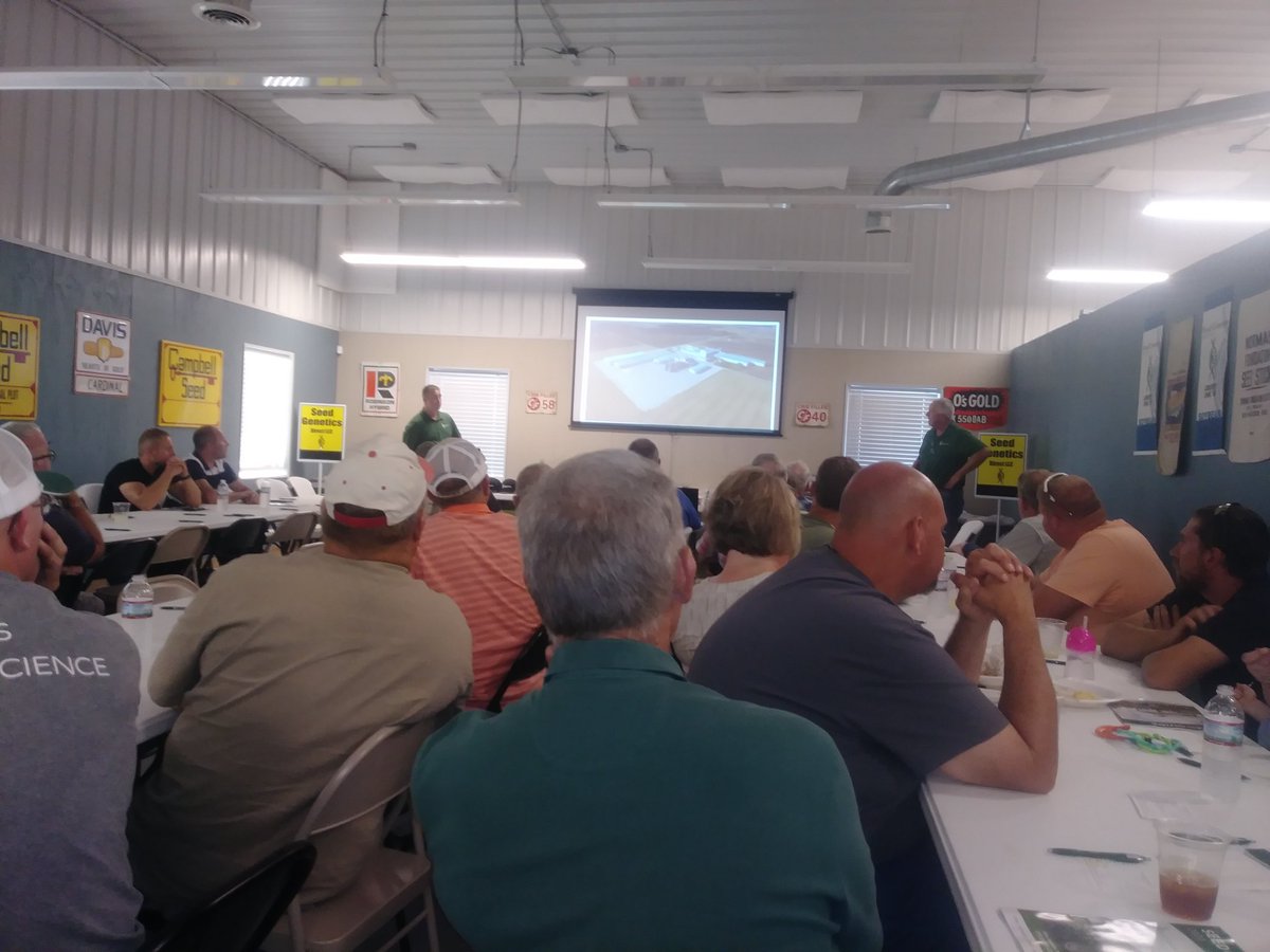 seedgenetics's tweet photo. Pres Chris Jeffries &amp; VP Todd Jeffries discuss the high quality of SGD seed production w/ @Total_Seed_Prod during a customer meeting Jeffersonville tonight #SeedTweets https://t.co/MfQGzBH2t0
