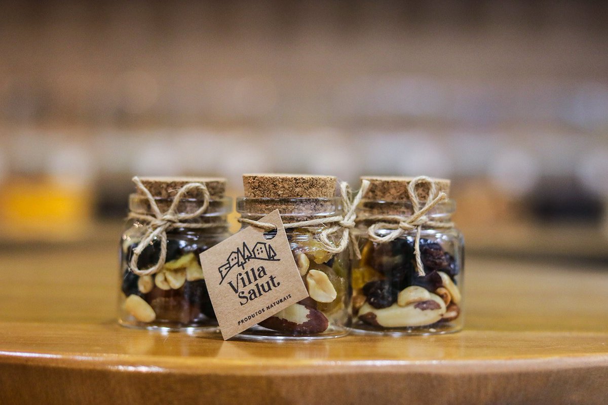 AdobeAero's tweet image. The Victor Weiss Studio designed the brand for Villa Salut, a natural products company in Brazil. They wanted it to be clearly identifiable as healthy and organic while avoiding cliches in the category: adobe.ly/2P5QfmJ #CreateWithDimension