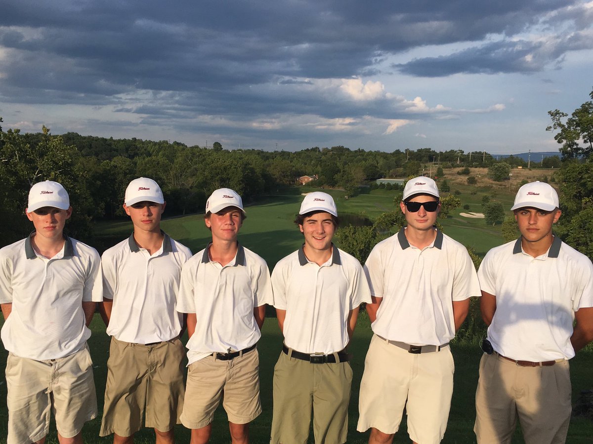 troymezz's tweet image. Handley Golfers get the win over Millbrook at Blue Ridge Shadows. The team was led by Braxton Duvall, Cody Willlams, Brennan Smith and Jack Thome. ⁦@WinStarSports1⁩ ⁦@HandleyJudges⁩