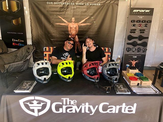 HarryJMHead's tweet photo. Between the phenomenal support  and shenanigans that come with the @spankbikes guys it’s hard not to smile when they’re in town! 🤠😂 #spankindusties #crankworx #dudewheresmycar
.
📸: 2019-08-18 @crankworx Whistler, BC //
.
#HeadRacing
@cubebikes_ca #cu… https://t.co/jcYeUziT7D https://t.co/6xWeQpuopR