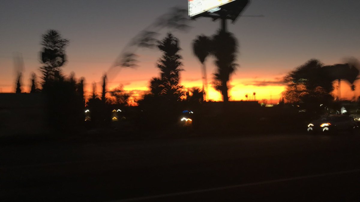 williamfixa's tweet photo. The golden hour? #nofilter @BriannaBradburn @elysecbell https://t.co/JWrj0s5OLY