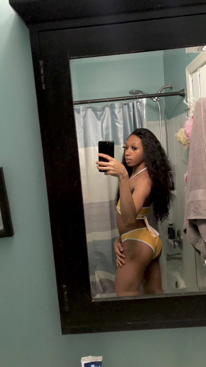 jaeedivine's tweet photo. first time wearing a bathing suit.. what a milestone :,) https://t.co/4CiTapX6xB