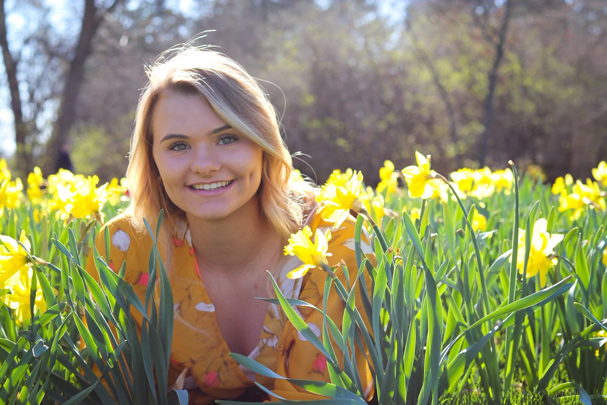 Looking back at some of my favorite senior shoots on this glorious #WorldPhotographyDay👀