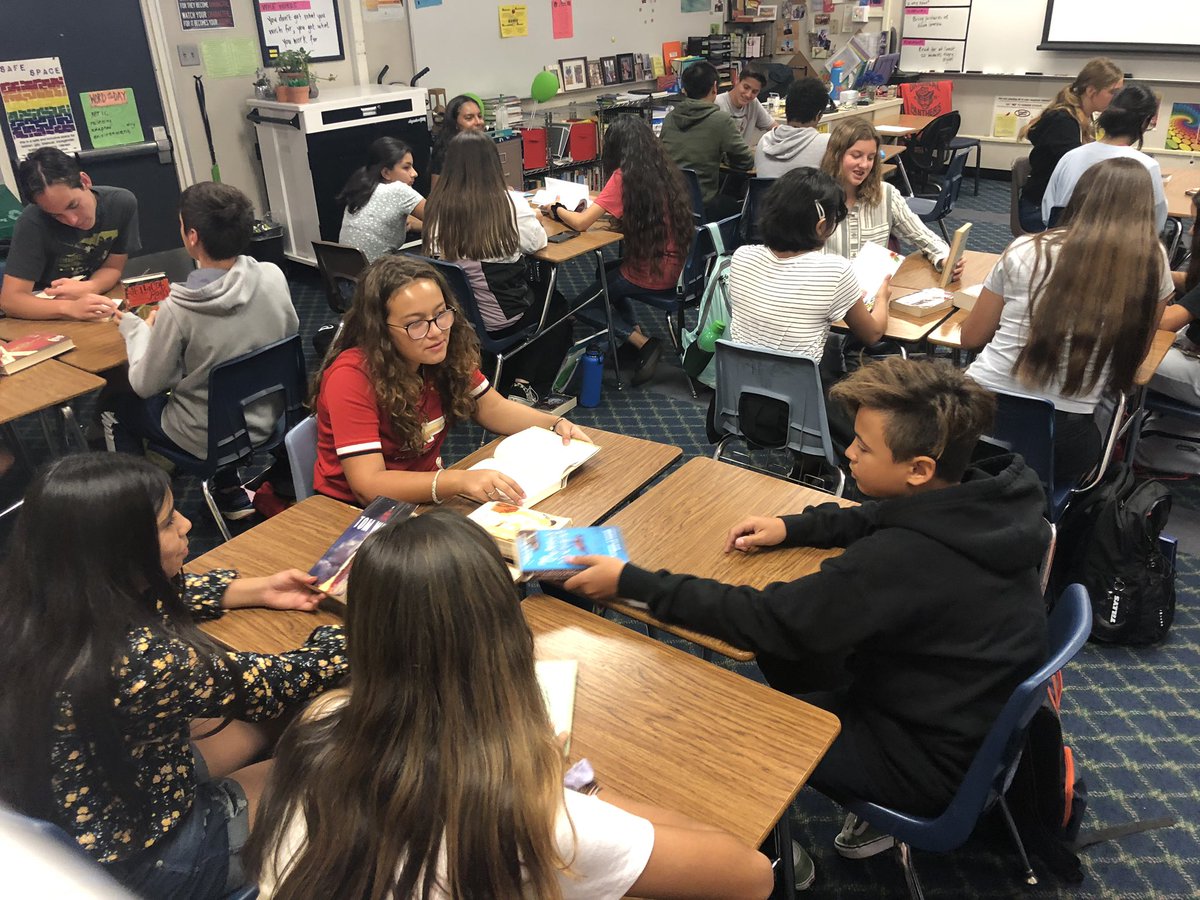 CohsStem1's tweet photo. STEM Biomedical freshmen “speed dating” some new books 📚 #TheCHS #stem #pltw @CNUSD @CohsStem1 @coronahigh https://t.co/mj7XYjtbPe
