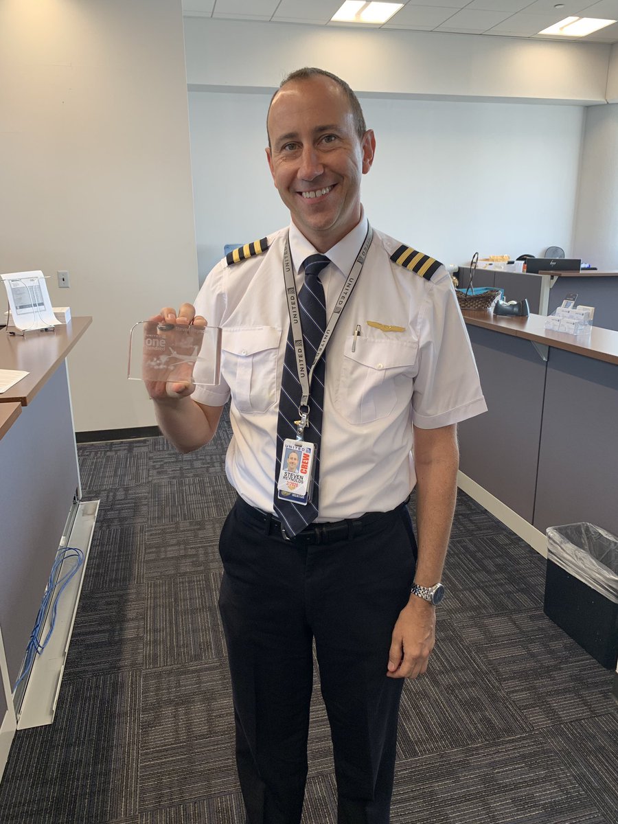 mike_bangma's tweet photo. Congratulations Steven Reynolds on your quarterly United 100!!  #EWRCPO #beingunited #United2winNYC @weareALPA  @weareunited @EWRmike @1StevenReynolds @fabiangarcia386 @fabiangarciaEWR https://t.co/MOgpaa8QEi