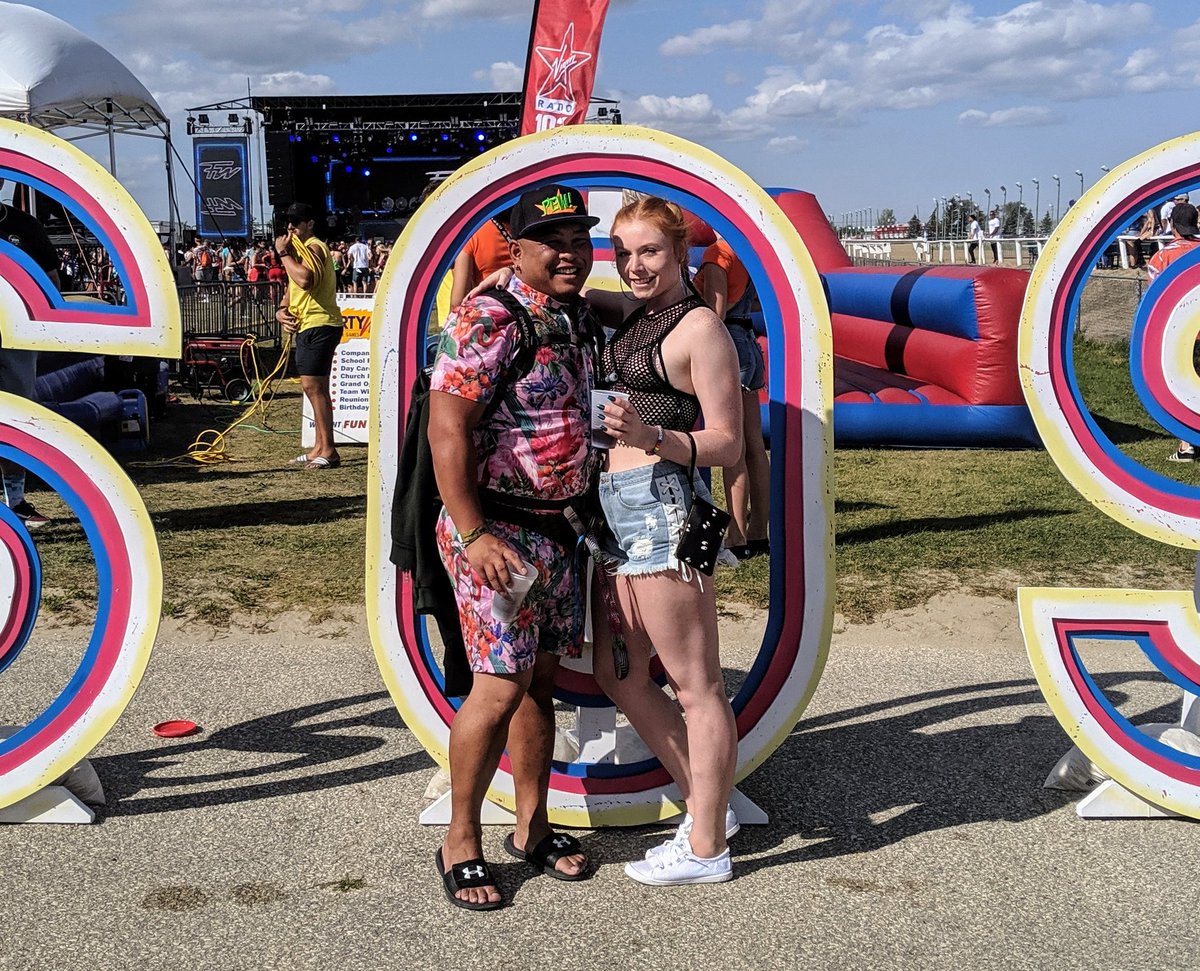 thatguyphilly's tweet image. This SOS tho! Amazing fit from head to toes, from the new amazing hat c/o @AnotherFreshTee  to the fire braids from my boy @j_mlbnn (I.G.) to the dope fucking bromper last minute find. 

And to the amazing woman who put that huge smile on my face.💞
@ginger_addams Thank youuuu