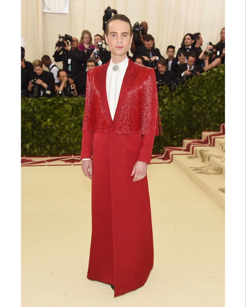 Jordan_Roth's tweet photo. 1. Tony Awards 2019 inspired by @Hadestown. 📷 @LtleFang at @OMDKC‘s @TheCarlyleHotel after-after party
2. Met Gala 2018, Heavenly Bodies: Fashion and the Catholic Imagination. 📷 @IamJmcCarthy https://t.co/uzQbI9yvcJ